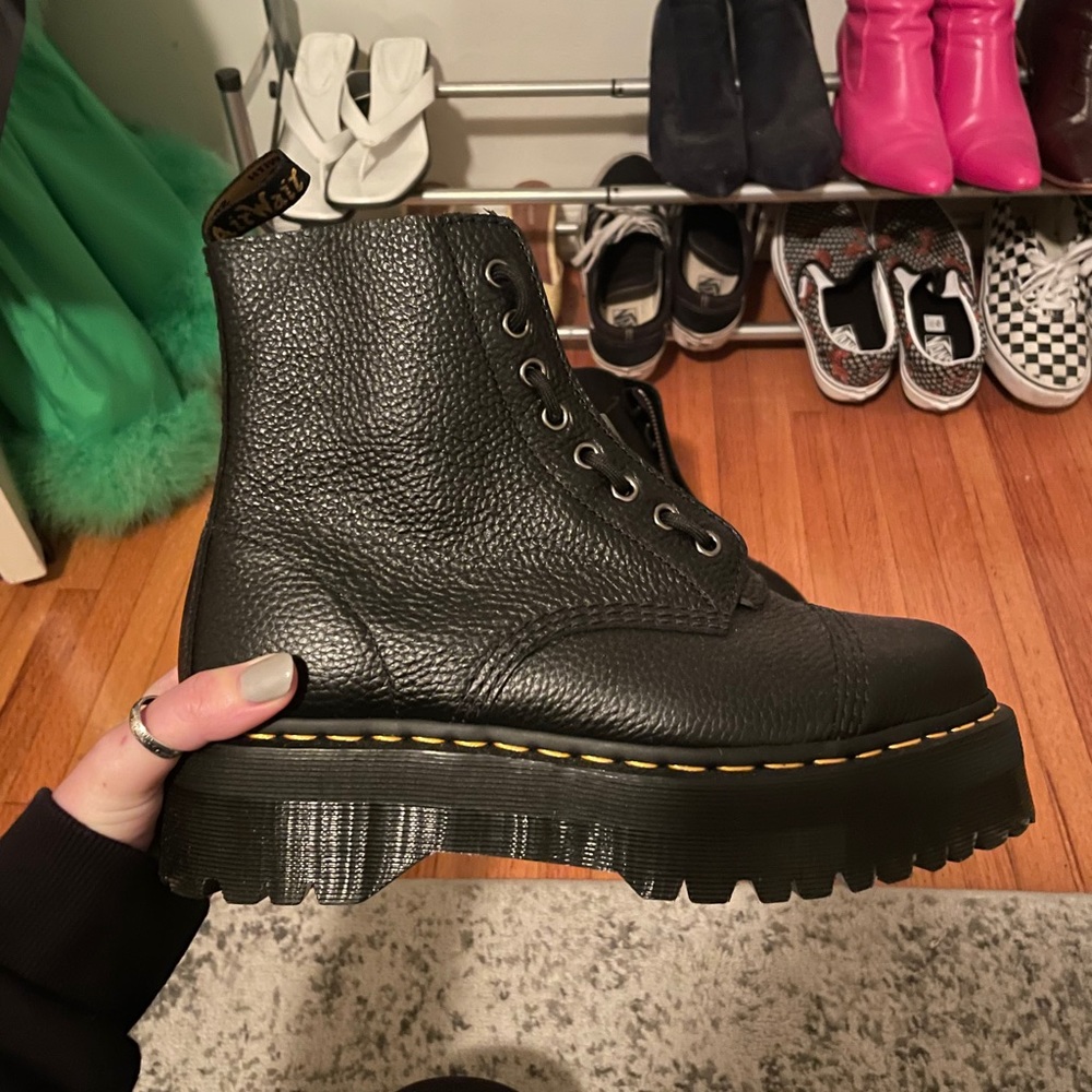 Dr Martens Sinclair flatform zip leather boots